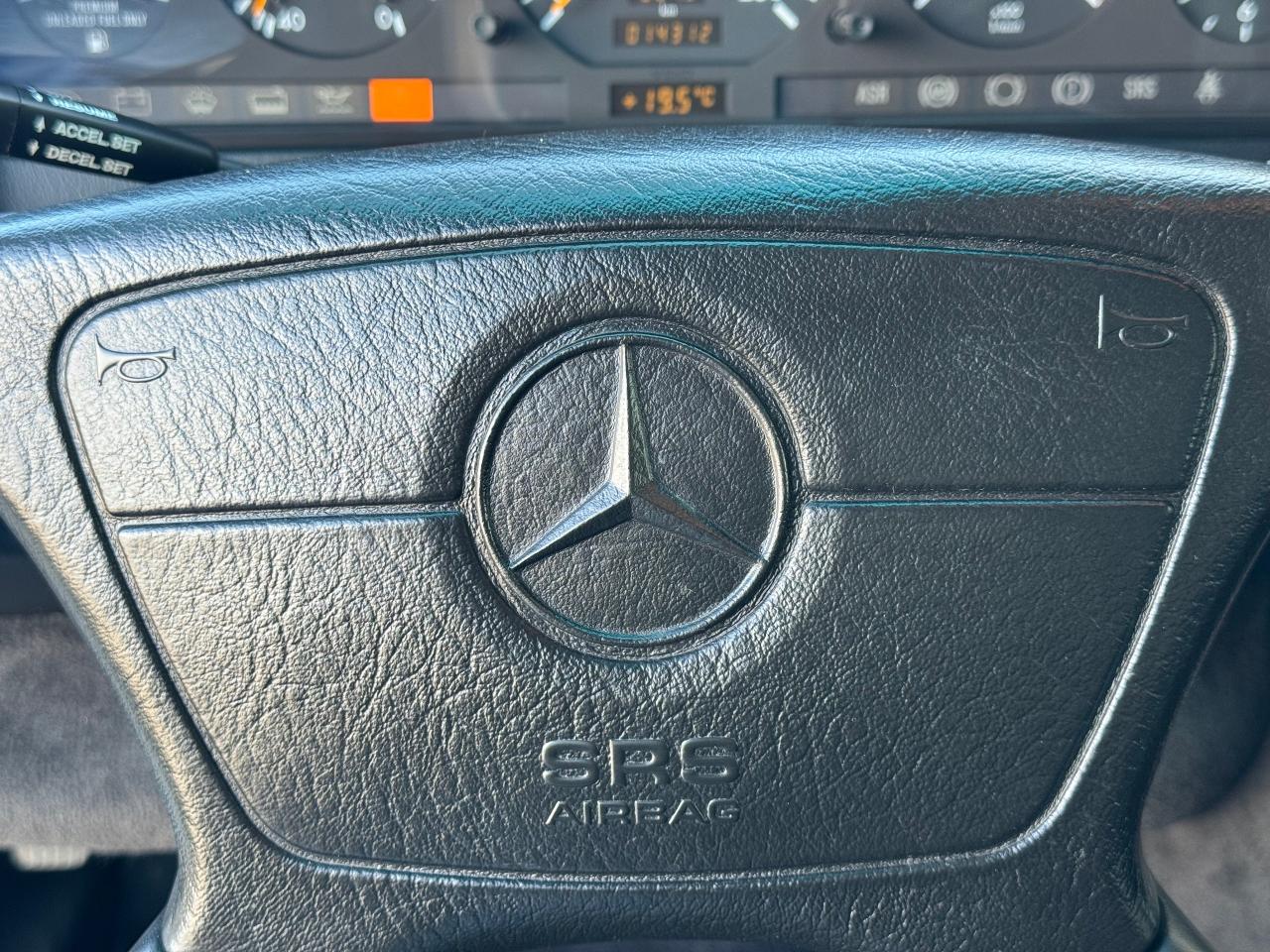 1993 Mercedes-Benz S-Class 500SEL **SUPER LOW KM'S** - Photo #23