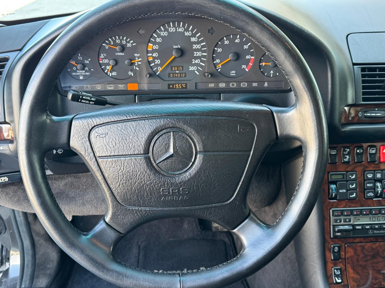 1993 Mercedes-Benz S-Class 500SEL **SUPER LOW KM'S** - Photo #22
