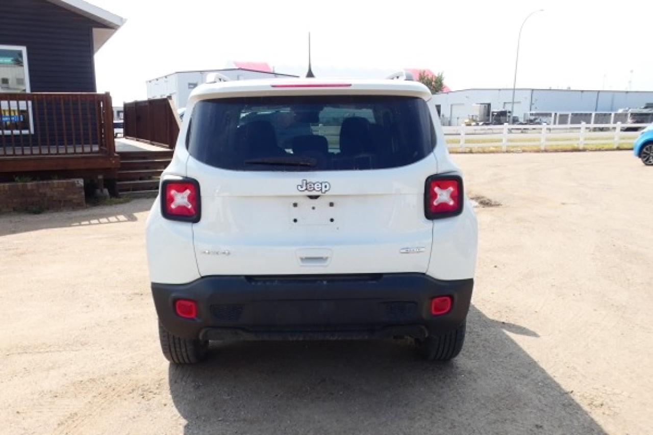 2023 Jeep Renegade North 4x4 w/Htd cloth, BUC - Photo #7