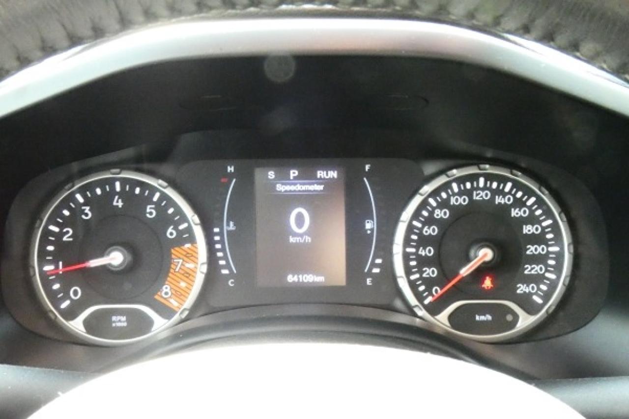 2023 Jeep Renegade North 4x4 w/Htd cloth, BUC - Photo #13