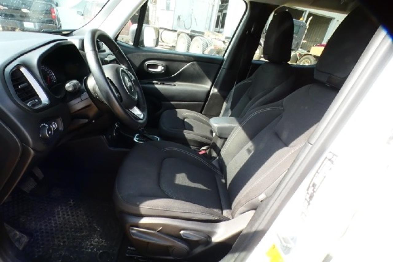 2023 Jeep Renegade North 4x4 w/Htd cloth, BUC - Photo #11