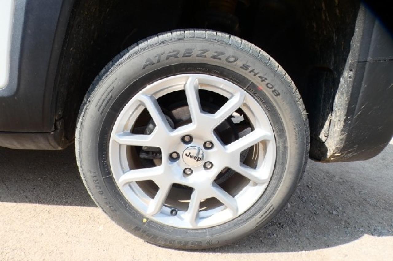 2023 Jeep Renegade North 4x4 w/Htd cloth, BUC - Photo #17