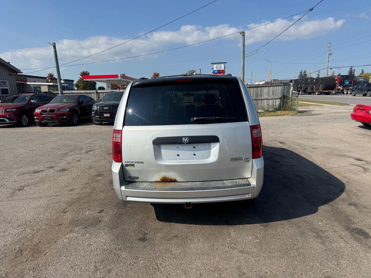 2010 Dodge Grand Caravan SE - Photo #4