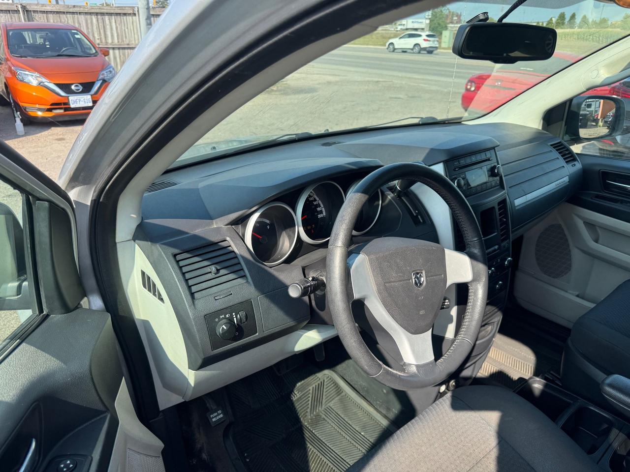 2010 Dodge Grand Caravan SE - Photo #10