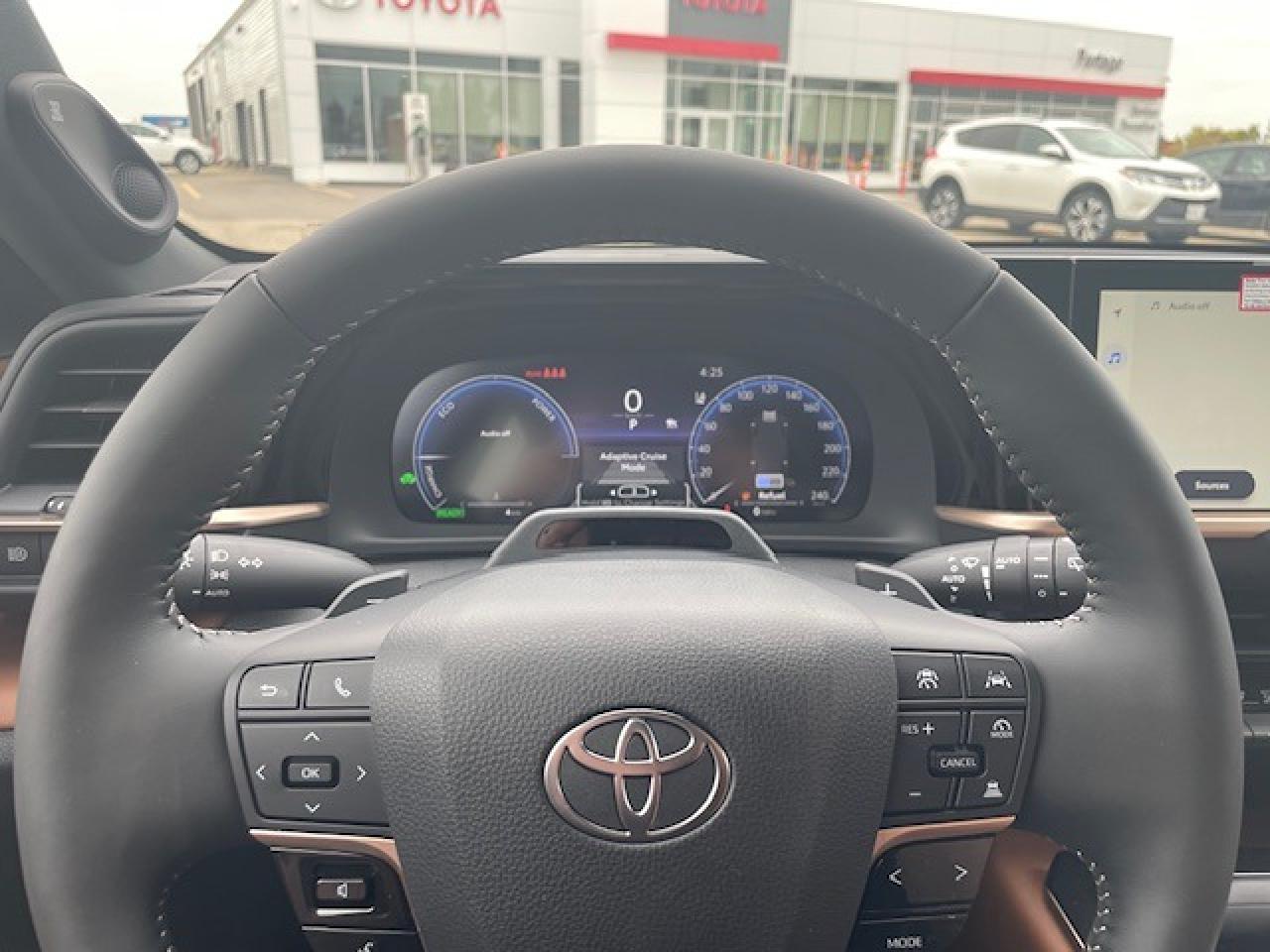 2025 Toyota Crown Signia Limited advance package Photo