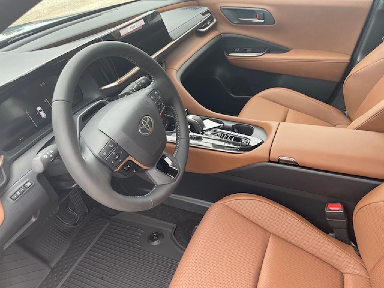 2025 Toyota Crown Signia Limited advance package Photo