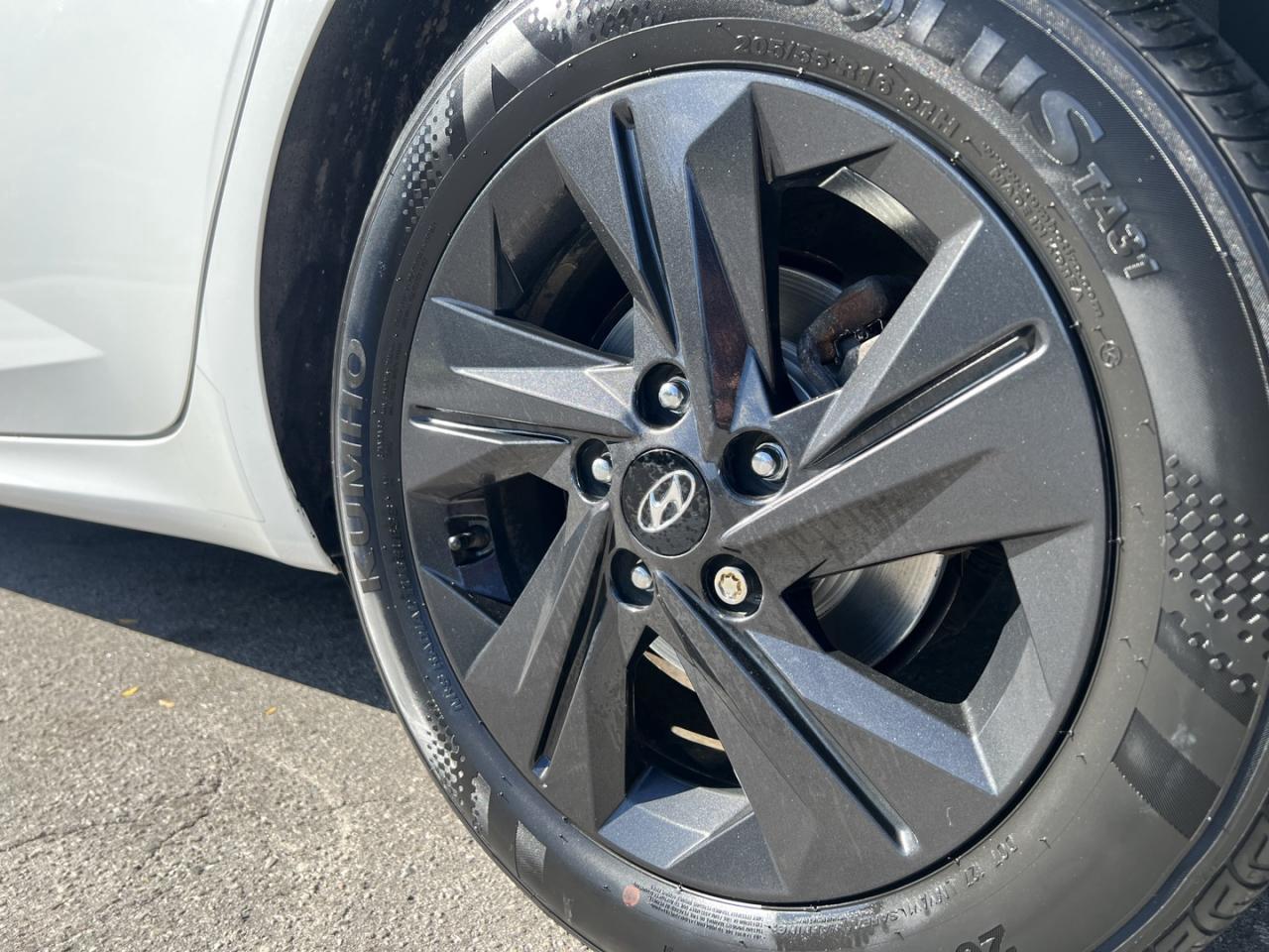 2021 Hyundai Elantra Preferred IVT Photo