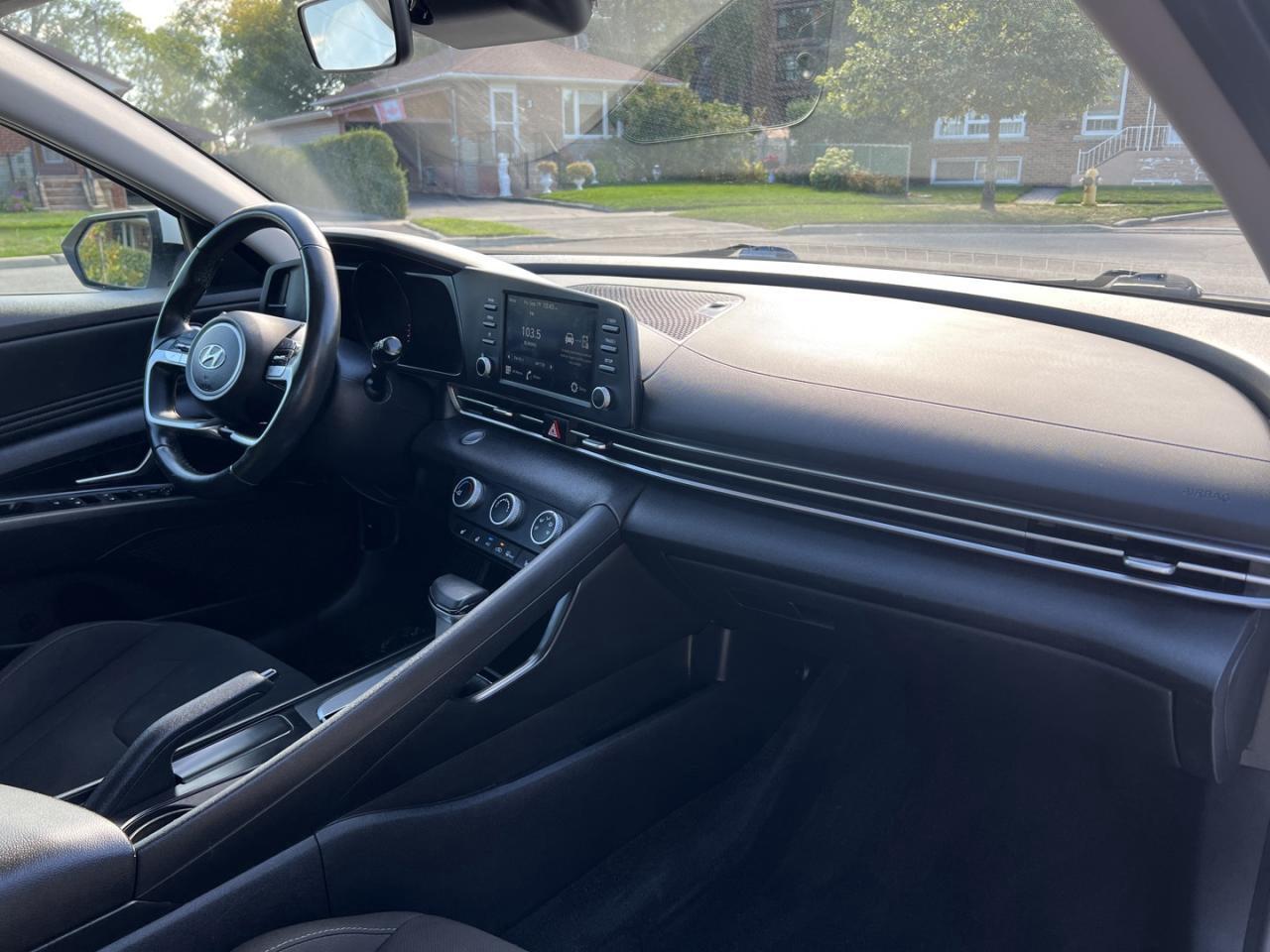 2021 Hyundai Elantra Preferred IVT Photo
