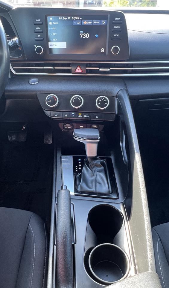 2021 Hyundai Elantra Preferred IVT Photo