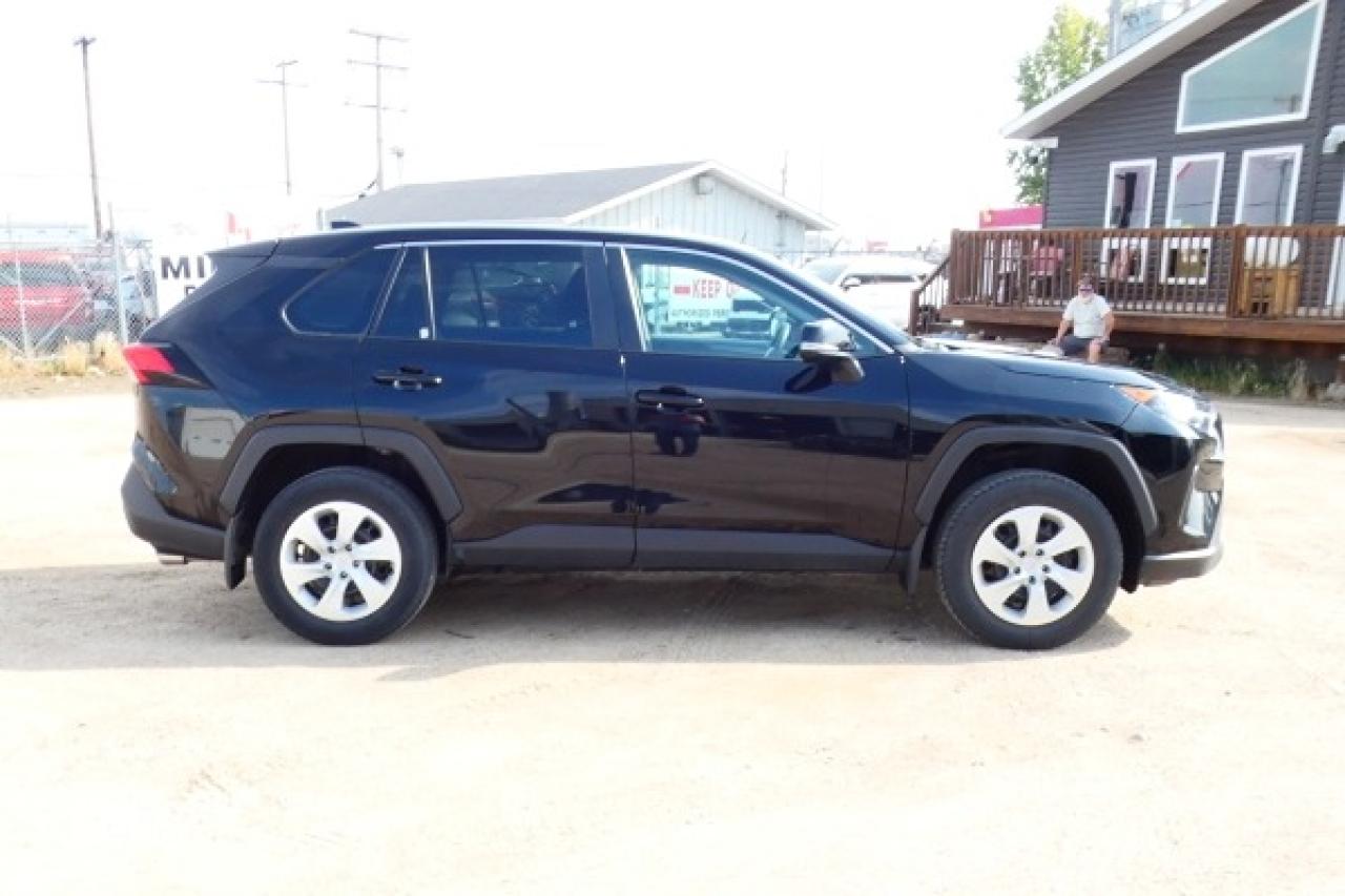 2024 Toyota RAV4 LE AWD w/Htd cloth, BUC - Photo #5