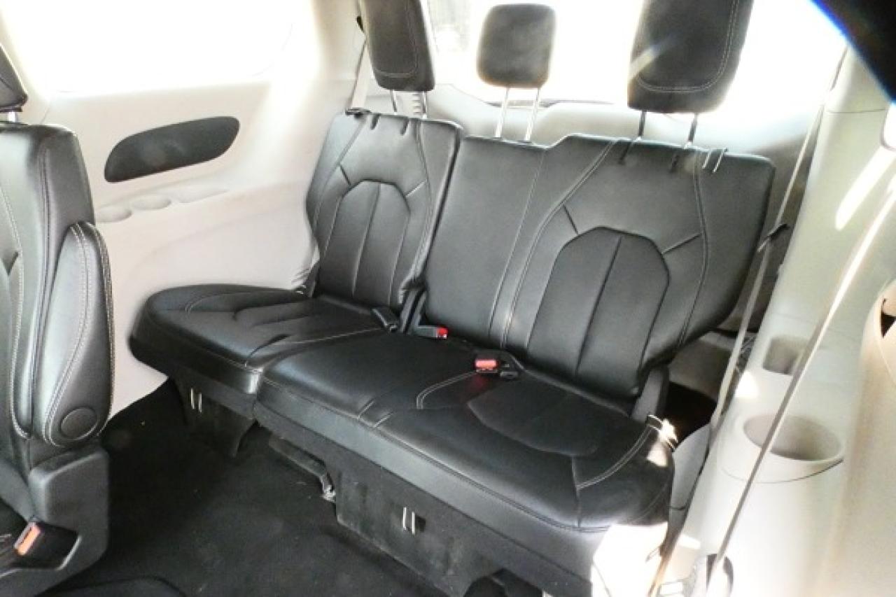 2024 Chrysler Pacifica Touring-L FWD w/Htd Leather, BUC - Photo #9
