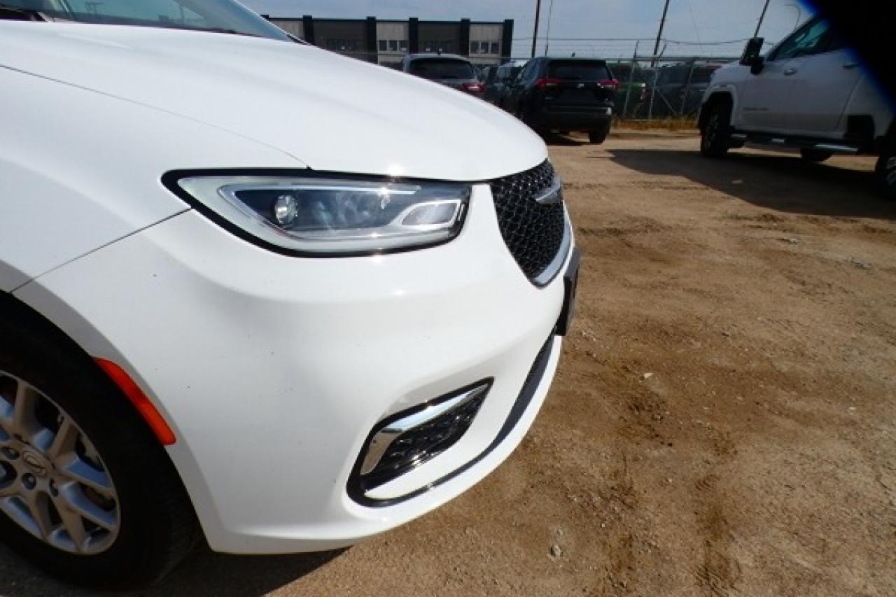 2024 Chrysler Pacifica Touring-L FWD w/Htd Leather, BUC - Photo #28