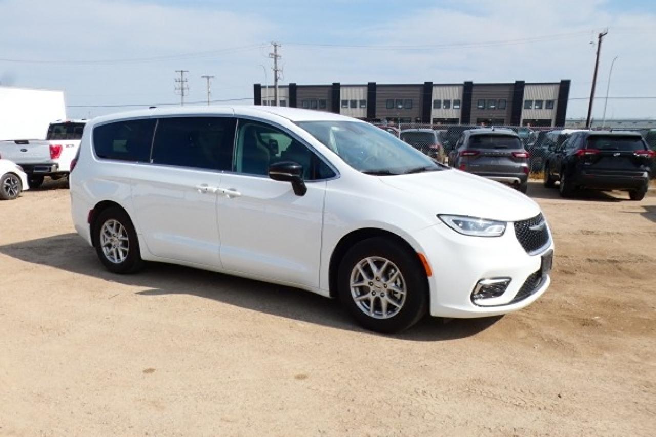 2024 Chrysler Pacifica Touring-L FWD w/Htd Leather, BUC - Photo #4