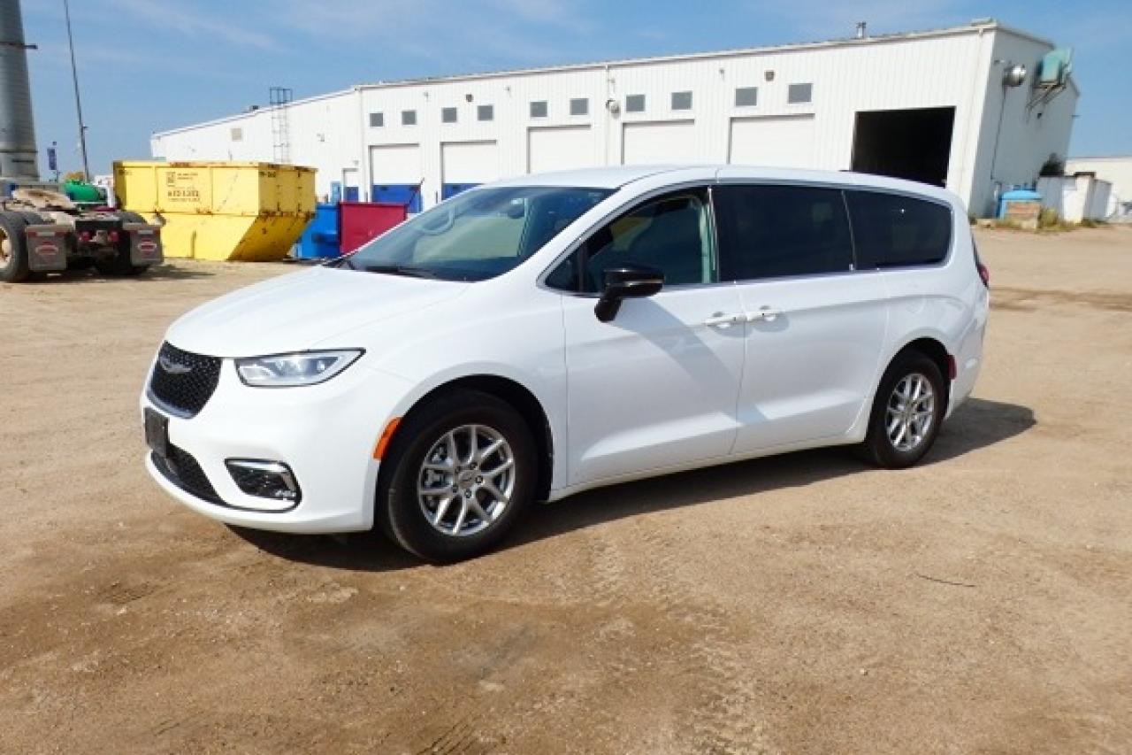 2024 Chrysler Pacifica Touring-L FWD w/Htd Leather, BUC - Photo #2