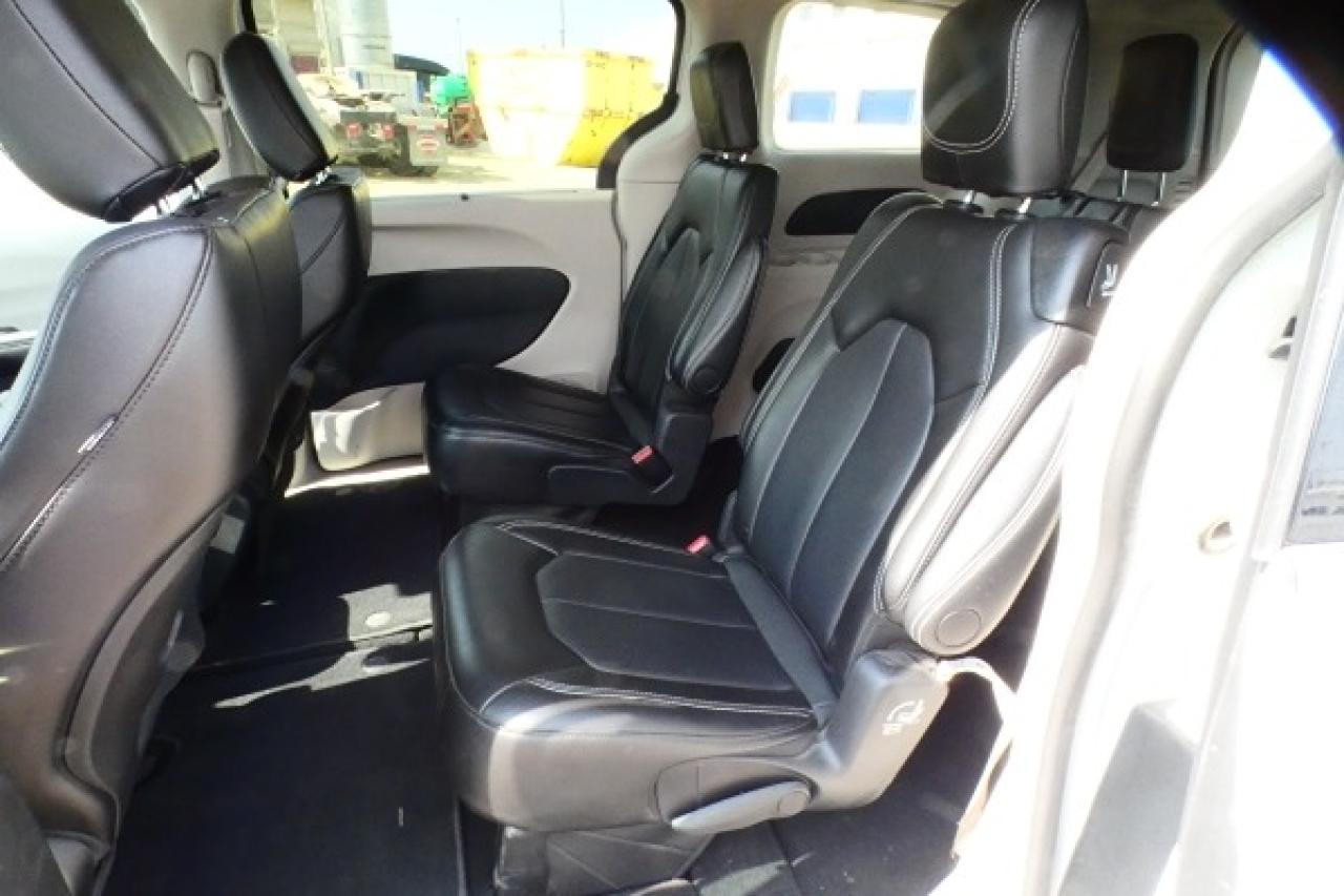 2024 Chrysler Pacifica Touring-L FWD w/Htd Leather, BUC - Photo #10