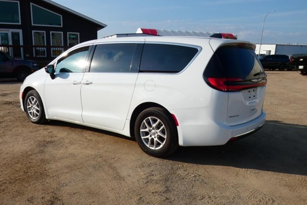 2024 Chrysler Pacifica Touring-L FWD w/Htd Leather, BUC - Photo #8