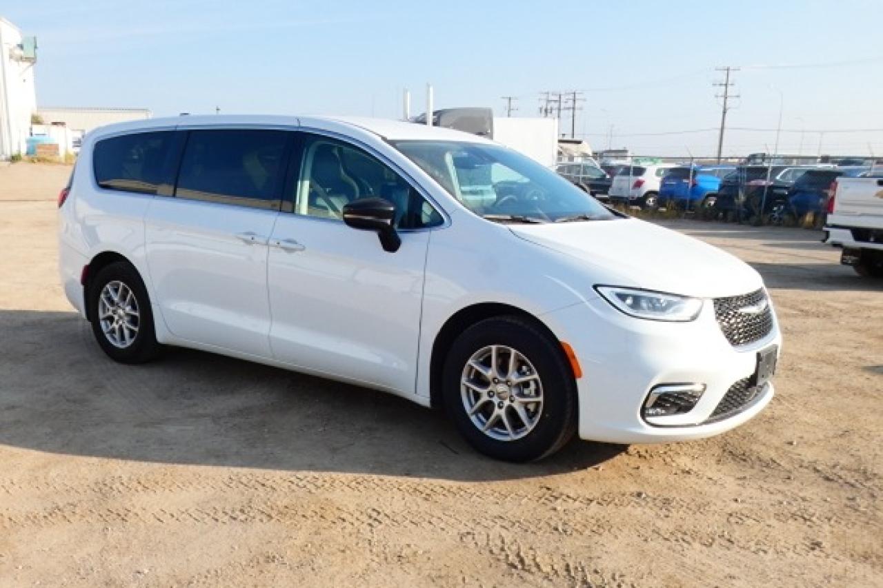 2024 Chrysler Pacifica Touring-L FWD w/Htd Leather, BUC - Photo #4