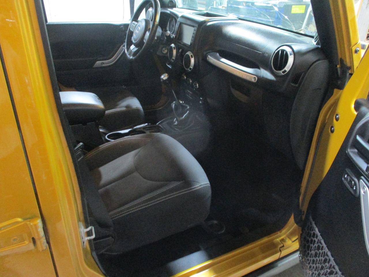 2014 Jeep Wrangler 4WD 4dr Rubicon - Photo #9
