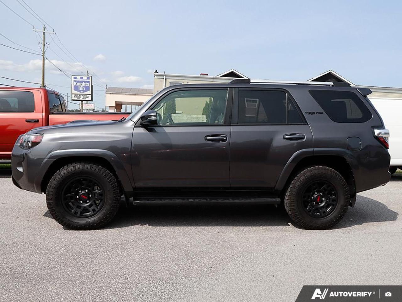 2017 Toyota 4Runner SR5,TRD PRO,4X4,R/V CAM,NAVI,LEATHER INT,SUNROOF Photo2