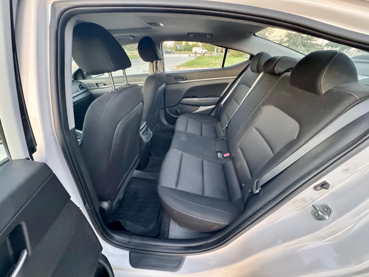 2018 Hyundai Elantra SE / No Accidents / Certified - Photo #11