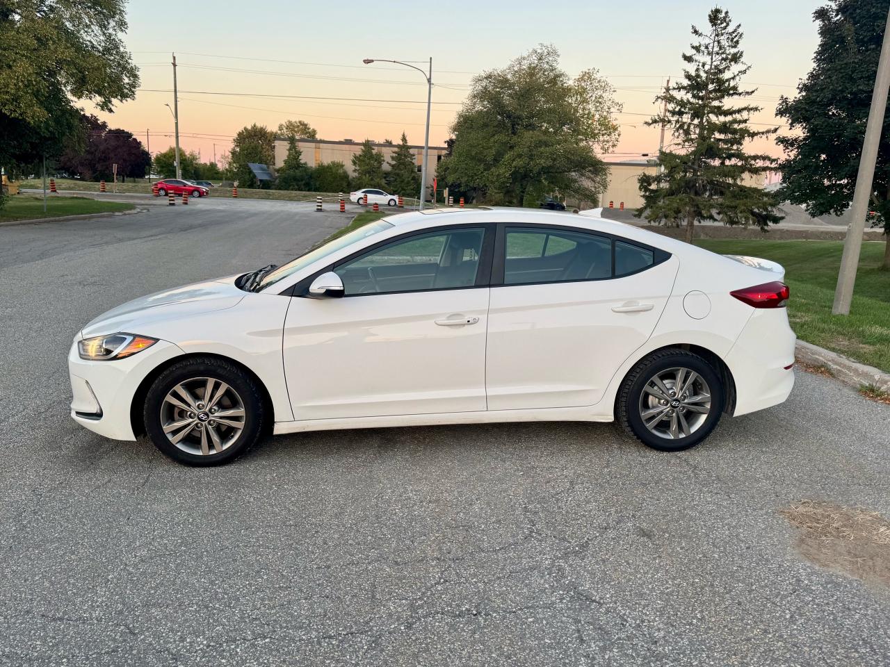 2018 Hyundai Elantra SE / No Accidents / Certified - Photo #16