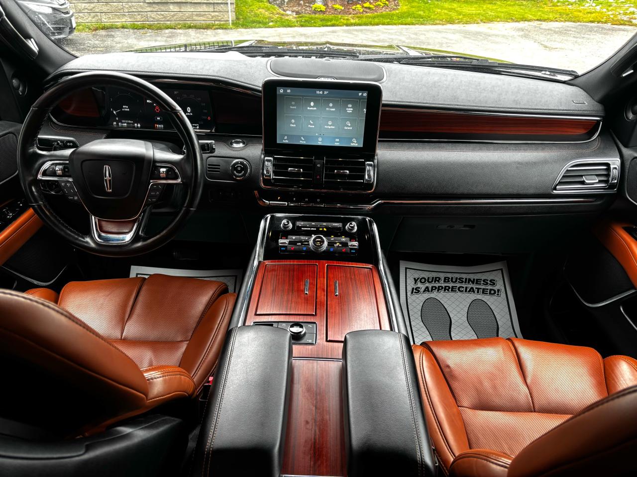 2021 Lincoln Navigator Reserve 4x4 - Photo #3