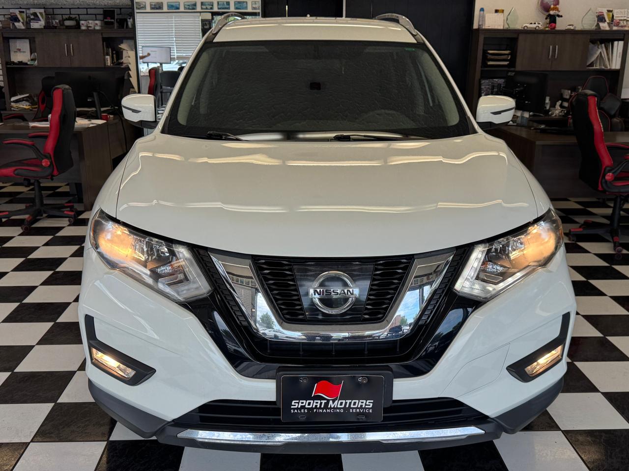 2017 Nissan Rogue SV+New Tires+Brakes+BSM+CLEAN CARFAX Photo74