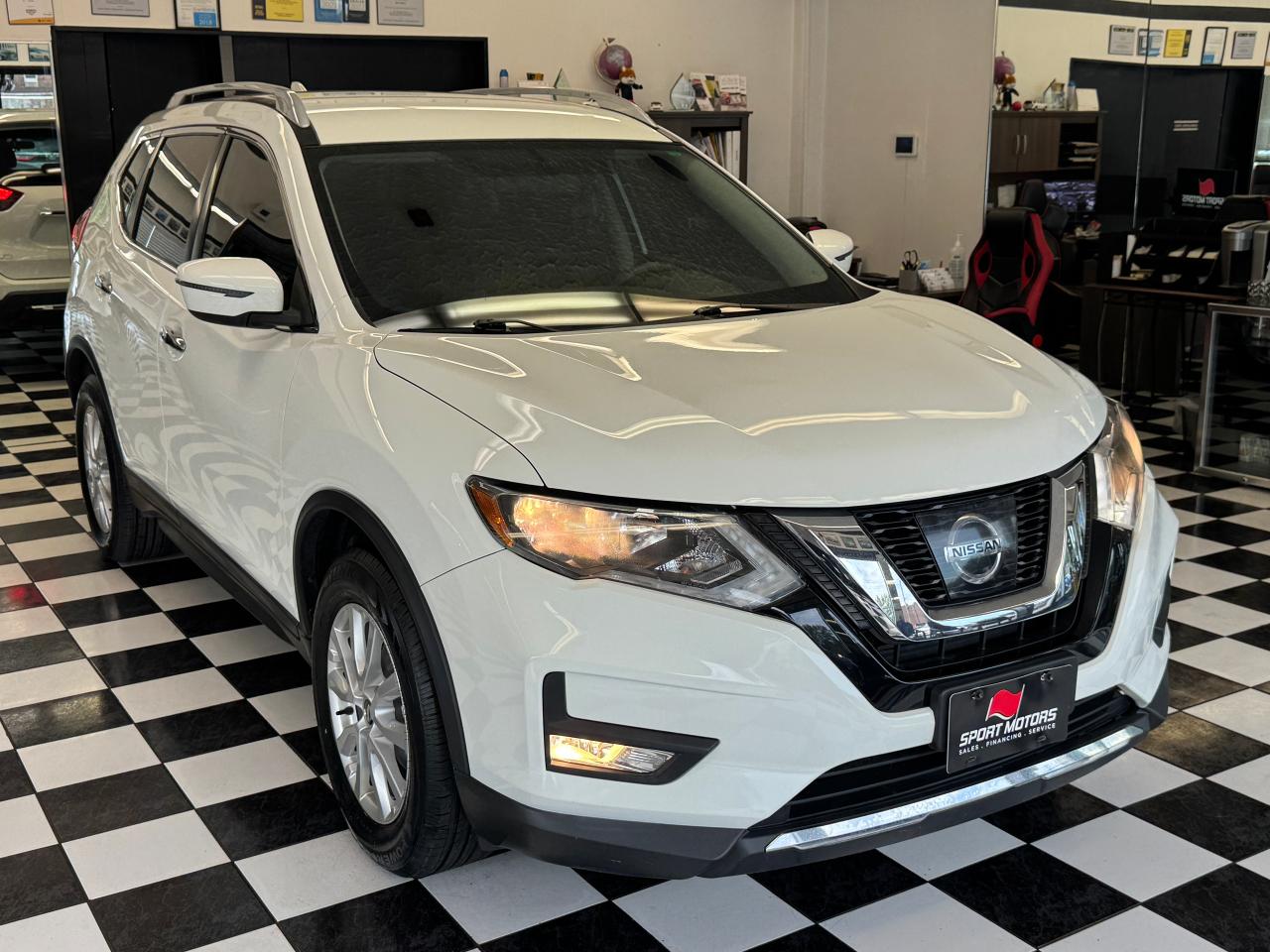 2017 Nissan Rogue SV+New Tires+Brakes+BSM+CLEAN CARFAX - Photo #8