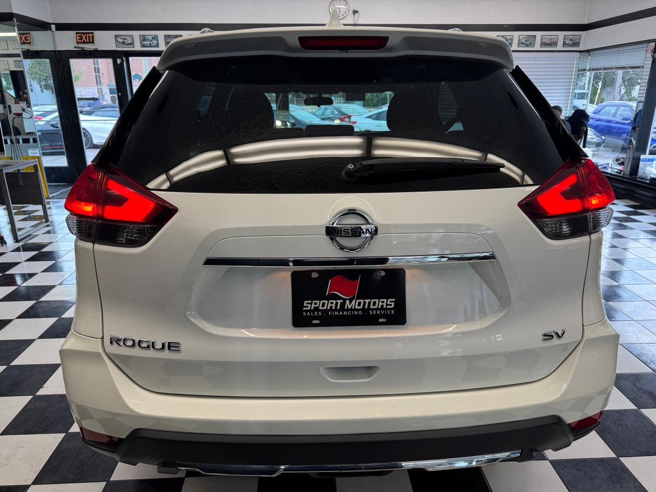 2017 Nissan Rogue SV+New Tires+Brakes+BSM+CLEAN CARFAX Photo6