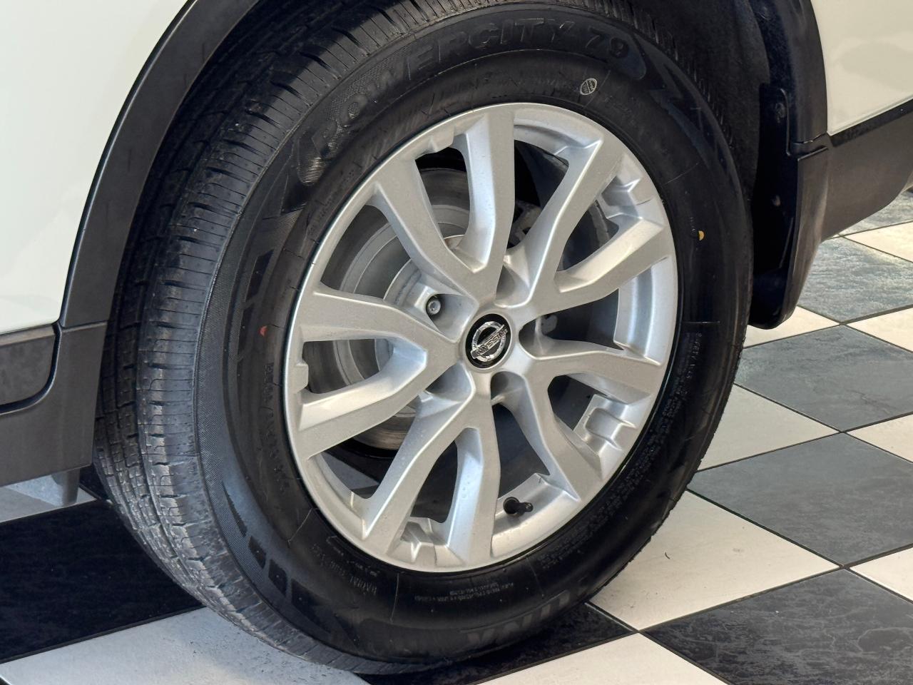 2017 Nissan Rogue SV+New Tires+Brakes+BSM+CLEAN CARFAX Photo54