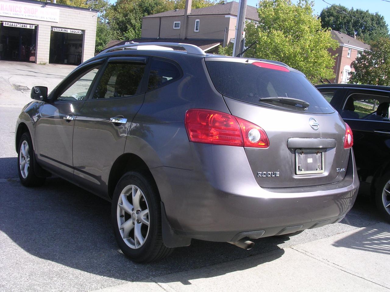 2010 Nissan Rogue AWD 4dr SL - Photo #4