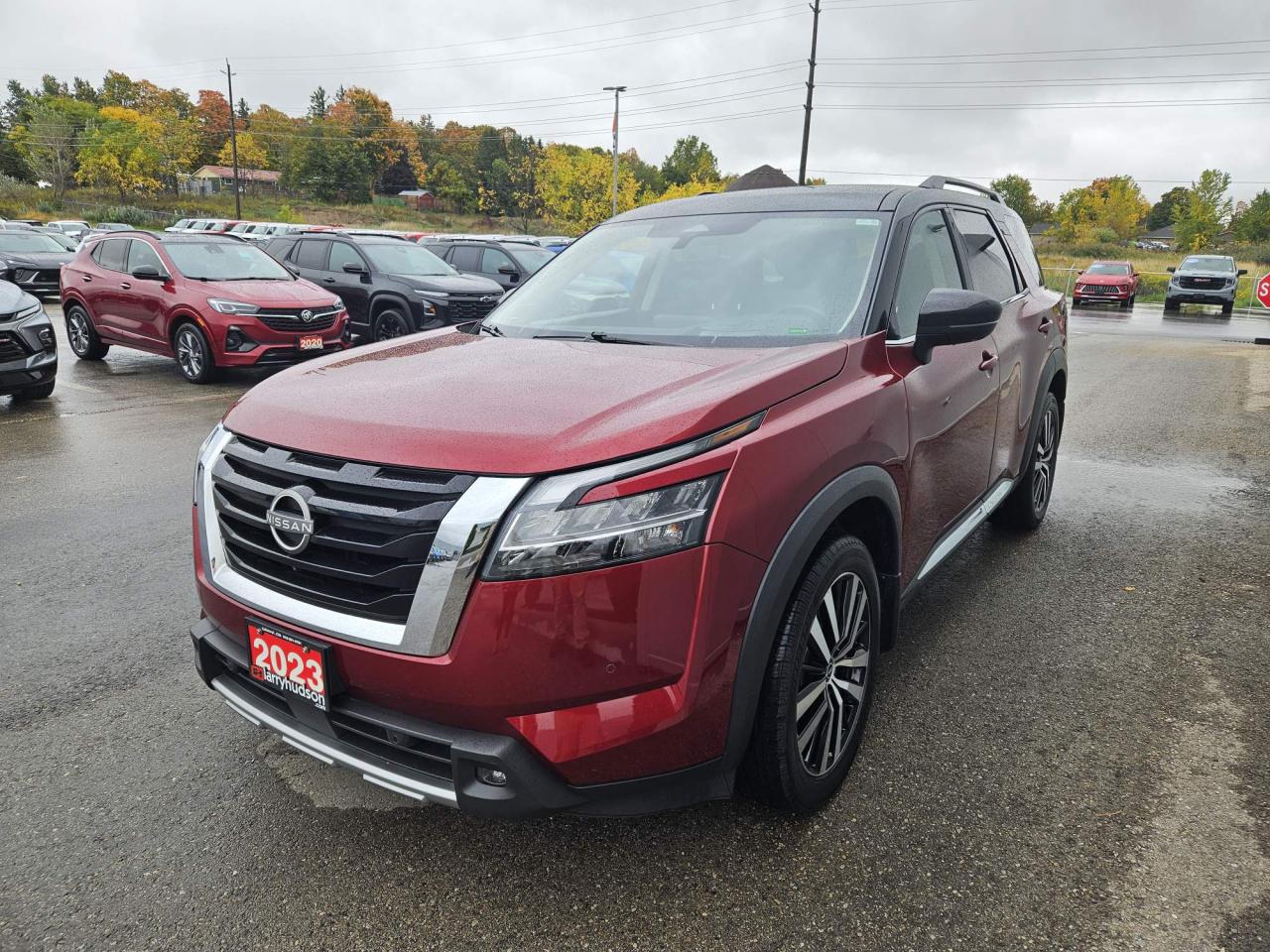 2023 Nissan Pathfinder Platinum Leather | Navigation | Moonroof | 7 Passenger | 20" Wheels Photo3