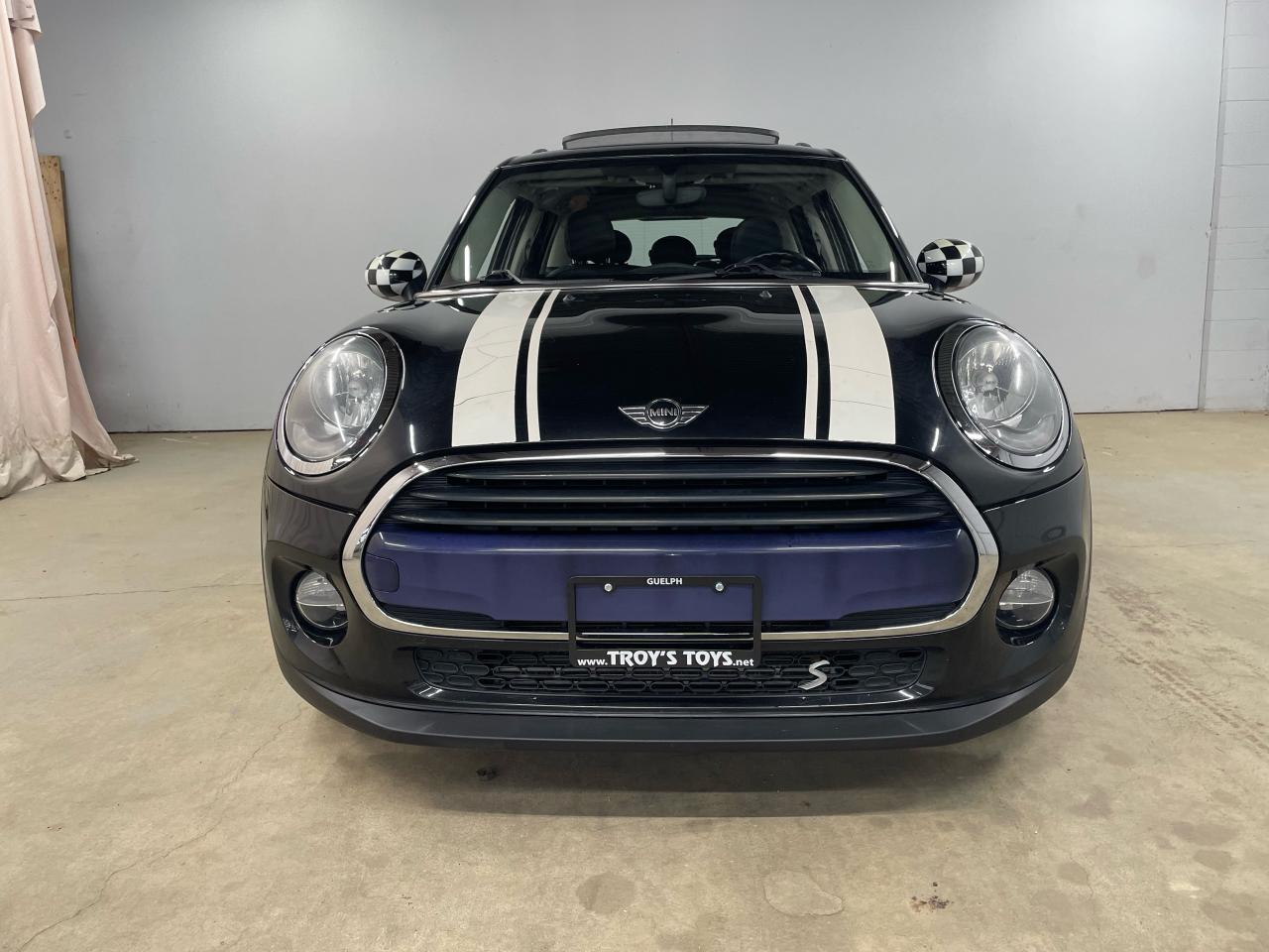 2018 MINI Cooper Cooper FWD Photo2