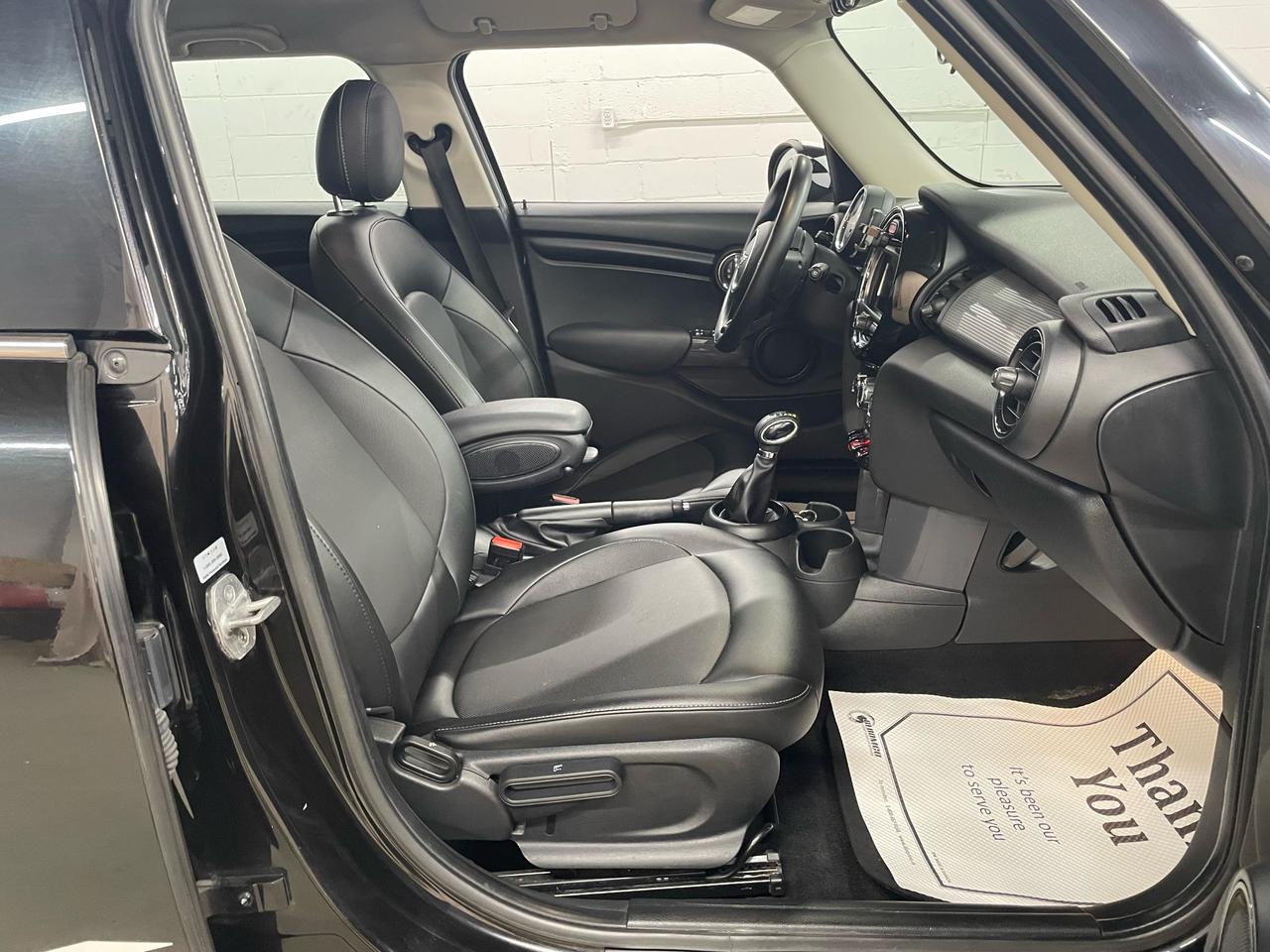 2018 MINI Cooper Cooper FWD | LOW KMS | CLEAN CARFAX | HEATED SEATS Photo