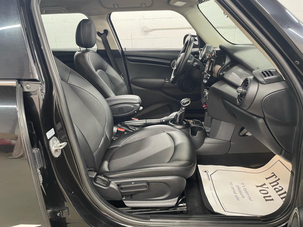 2018 MINI Cooper Cooper FWD Photo11