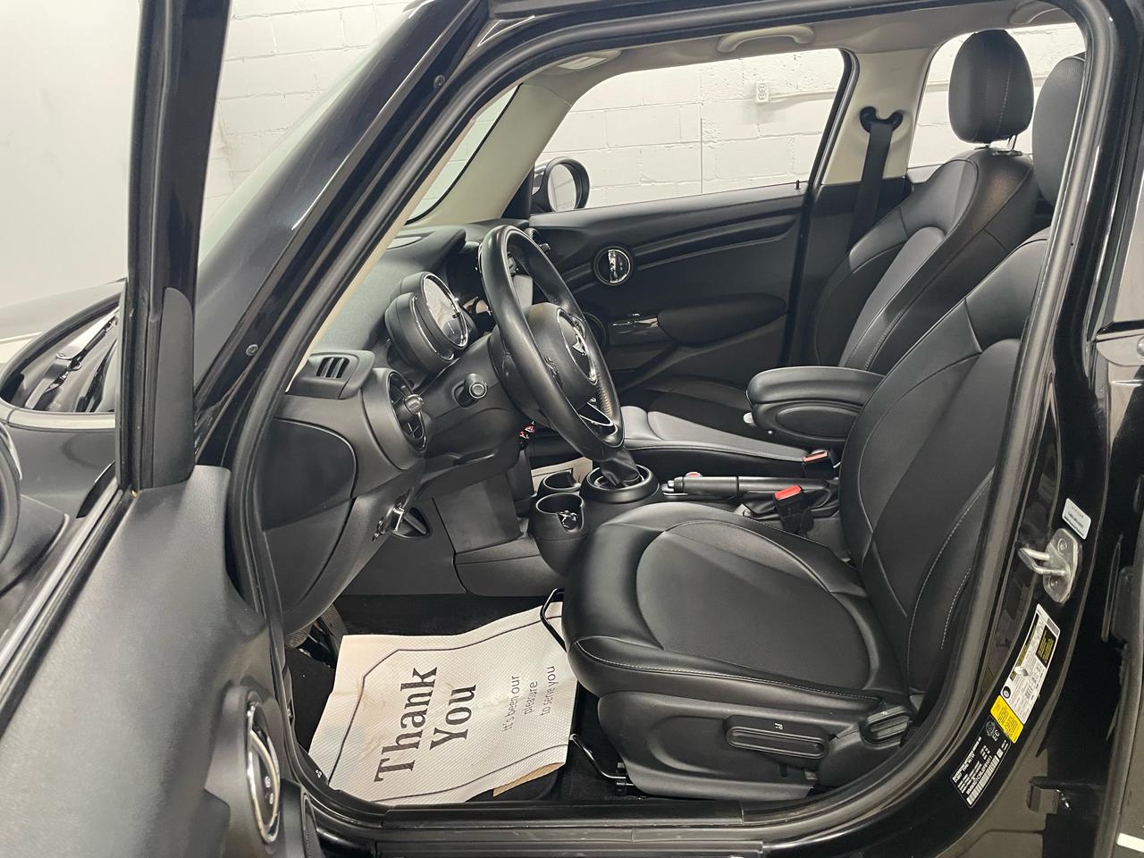 2018 MINI Cooper Cooper FWD | LOW KMS | CLEAN CARFAX | HEATED SEATS Photo