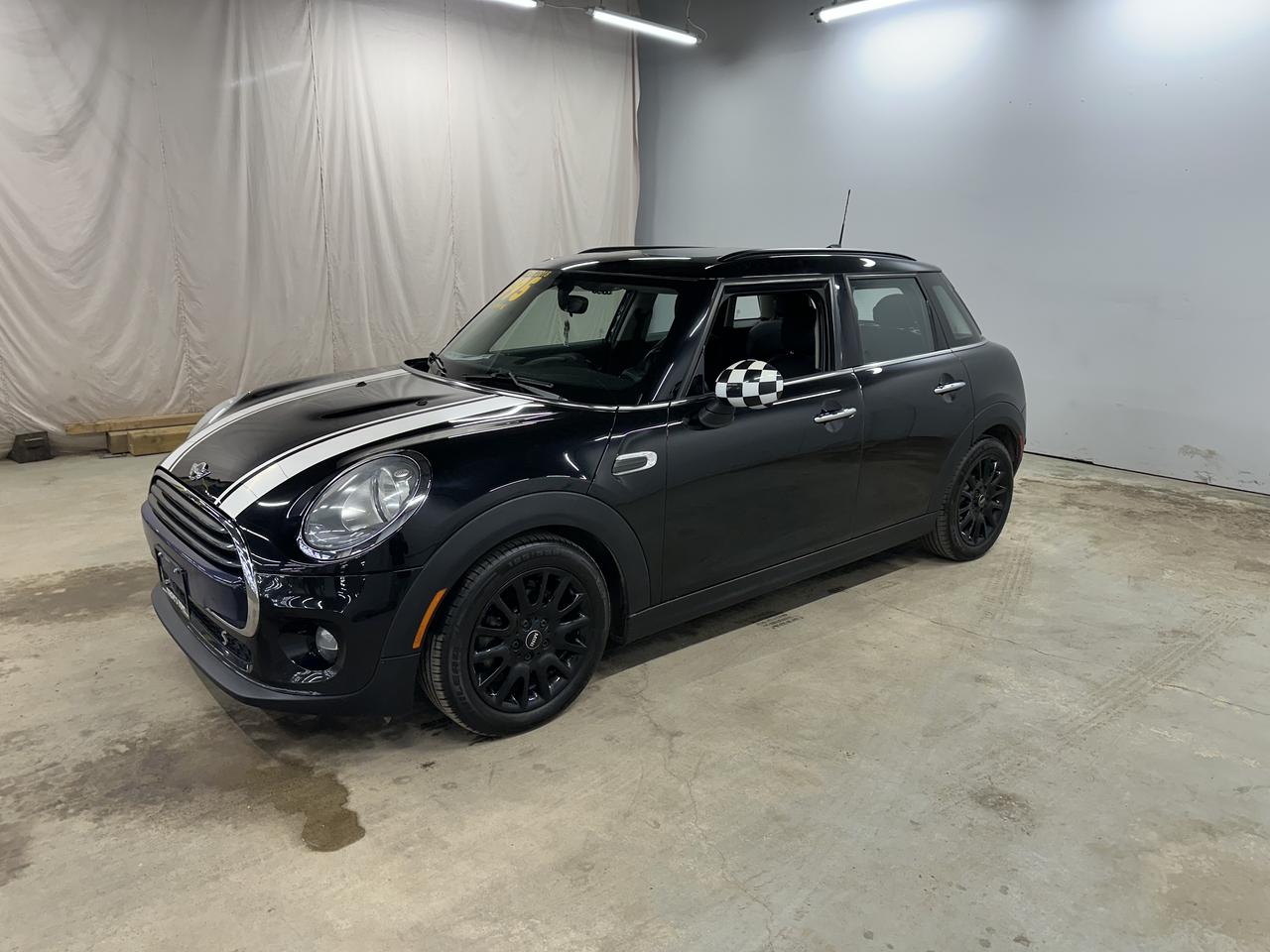 2018 MINI Cooper Cooper FWD | LOW KMS | CLEAN CARFAX | HEATED SEATS Photo2