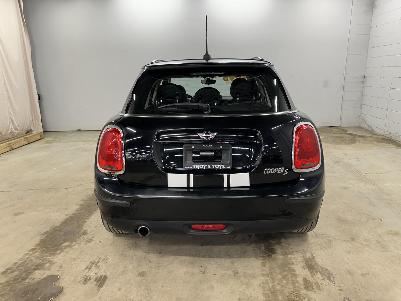 2018 MINI Cooper Cooper FWD | LOW KMS | CLEAN CARFAX | HEATED SEATS Photo
