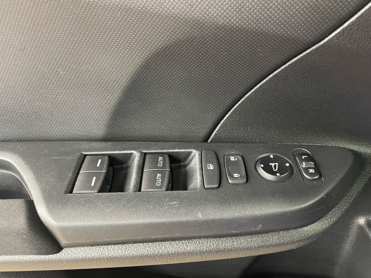 2017 Honda Civic 4dr Man LX Photo28