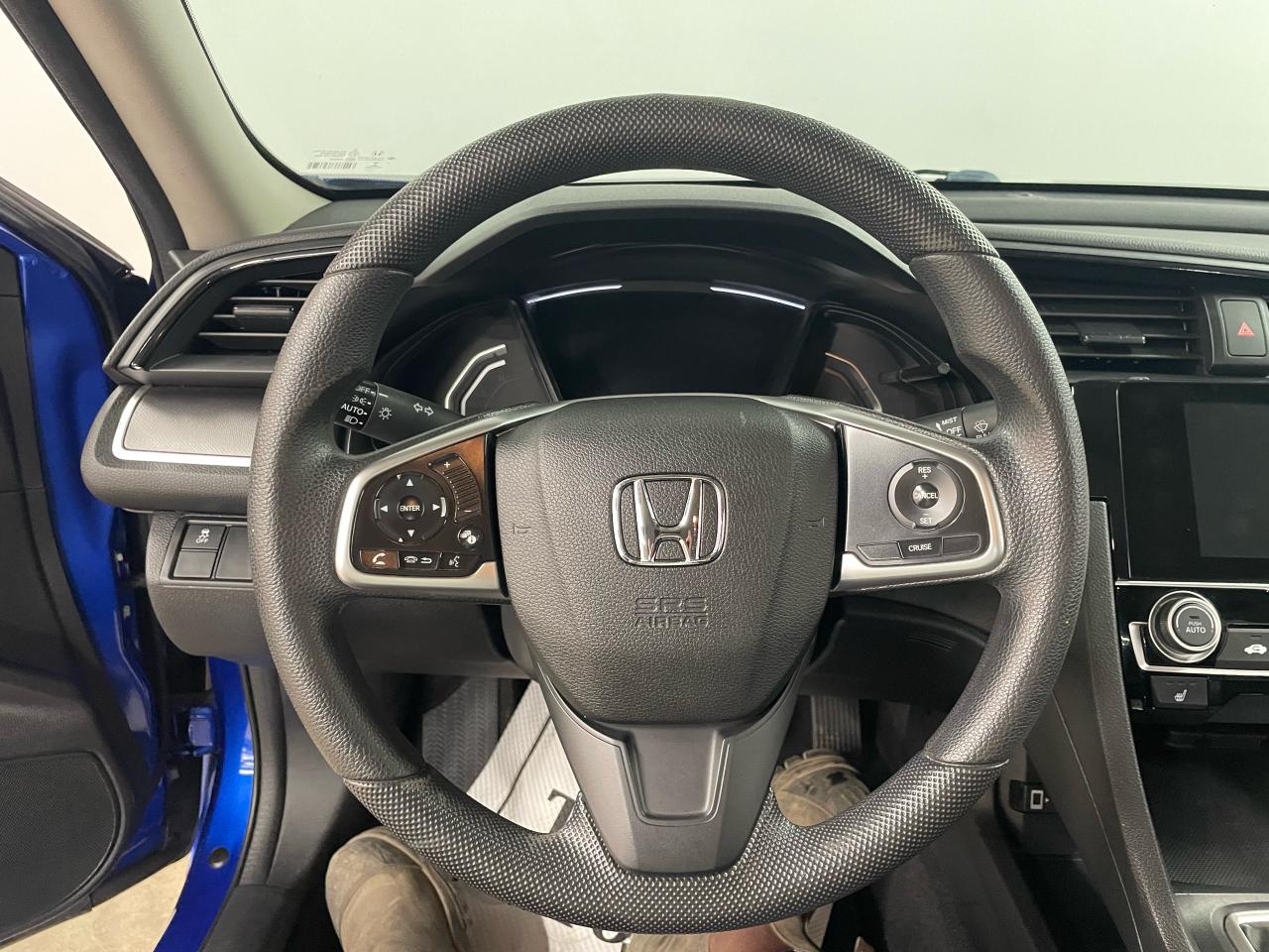 2017 Honda Civic 4dr Man LX Photo12