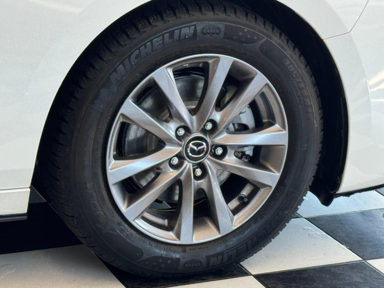 2019 Mazda MAZDA3 GS AWD+Leather+Adaptive Cruise+CLEAN CARFAX Photo50