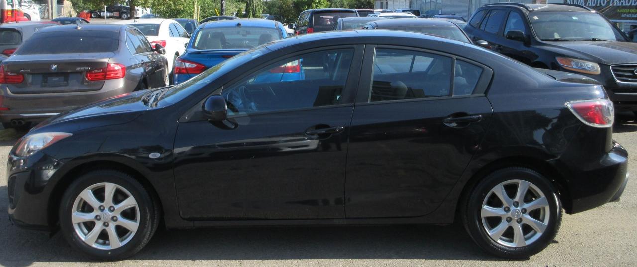 2010 Mazda MAZDA3 GX Photo