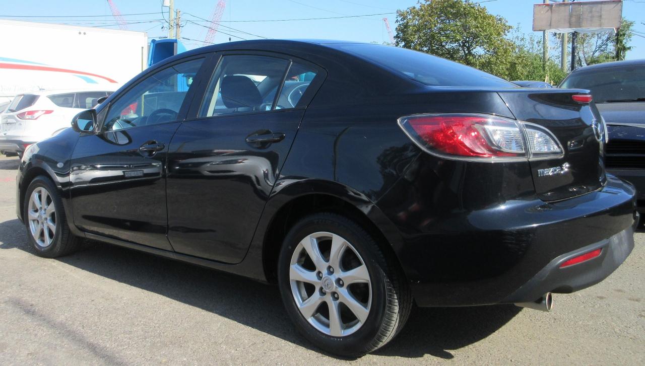 2010 Mazda MAZDA3 GX Photo