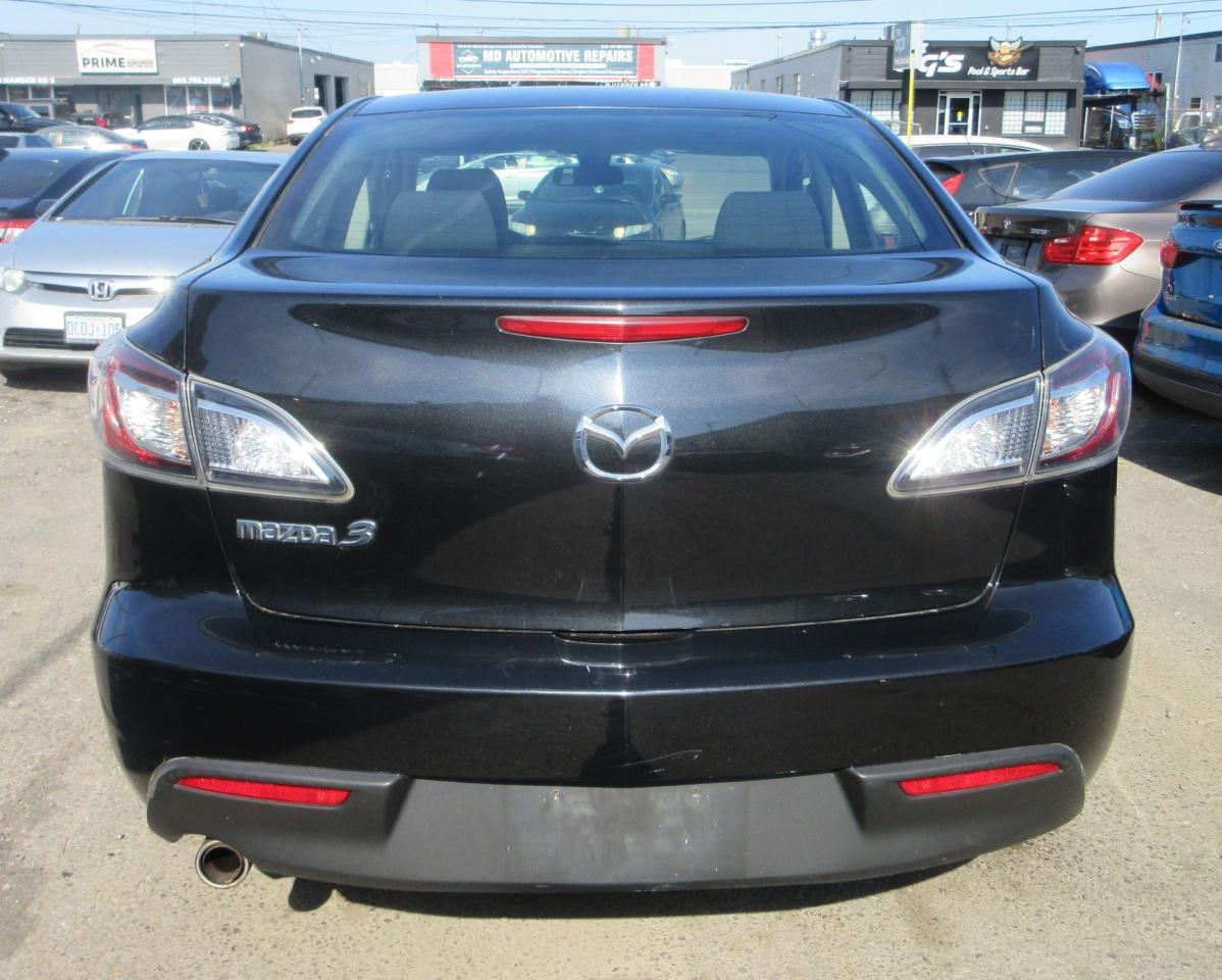 2010 Mazda MAZDA3 GX Photo