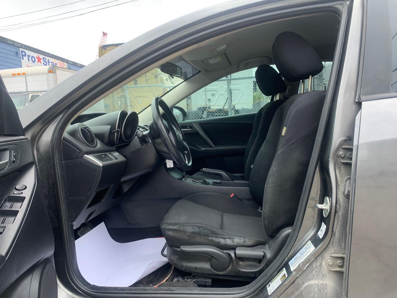 2010 Mazda MAZDA3 GX Photo