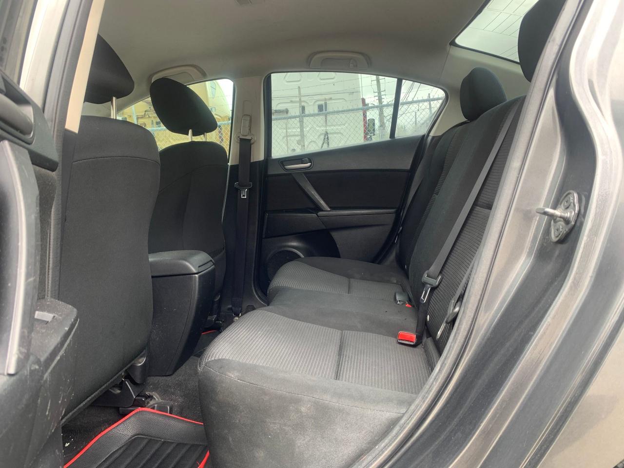 2010 Mazda MAZDA3 GX Photo