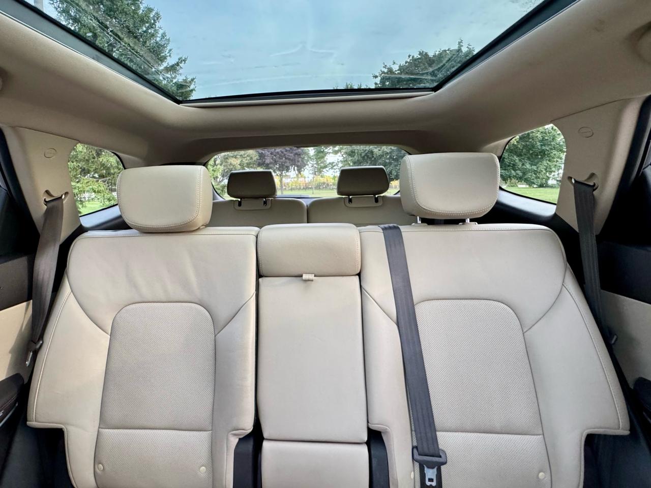 2017 Hyundai Santa Fe XL Luxury Photo2