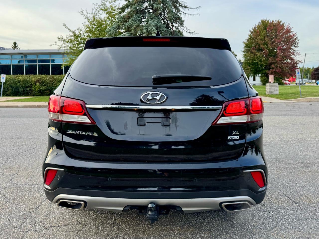 2017 Hyundai Santa Fe XL Luxury Photo4