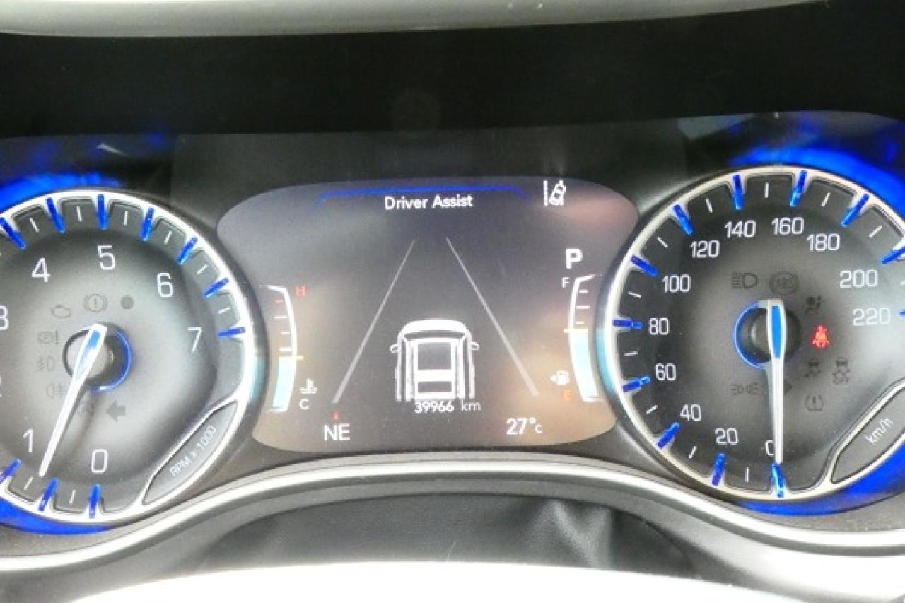 2024 Chrysler Pacifica Touring-L FWD w/Htd Leather, BUC - Photo #13