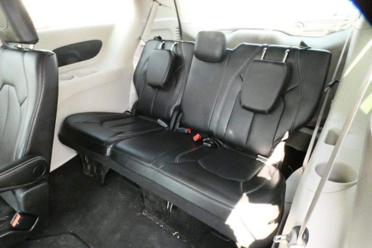 2024 Chrysler Pacifica Touring-L FWD w/Htd Leather, BUC - Photo #9